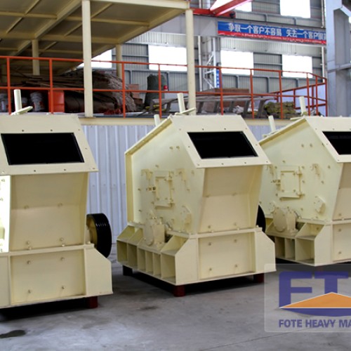 Low cost impact crusher